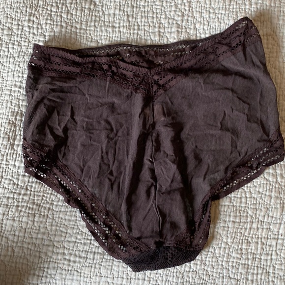 Huit 8 bra/high-waisted panty set - Picture 7 of 9